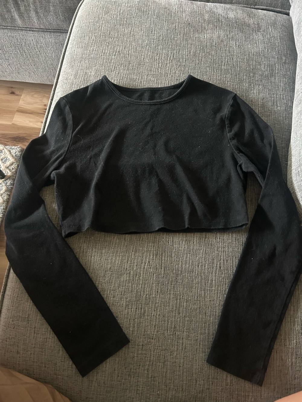 Black Long Sleeve Cropped Top